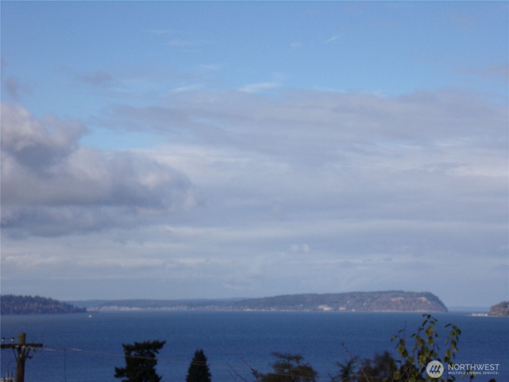 Photo of 660 Campbell Avenue, Mukilteo, WA 98275 (MLS # 2452516)