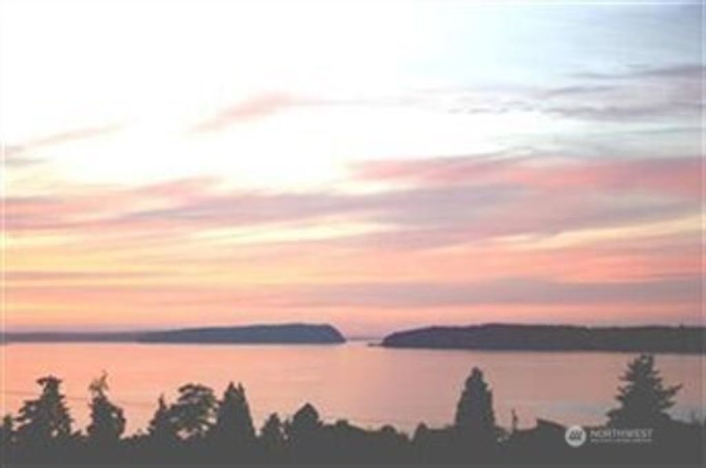 Photo of 660 Campbell Avenue, Mukilteo, WA 98275 (MLS # 2452516)