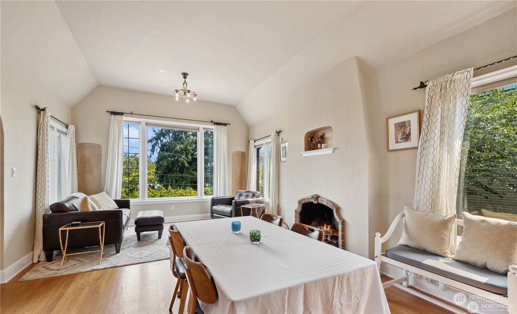 Photo of 11015 Exeter Avenue NE, Seattle, WA 98125 (MLS # 2267698)