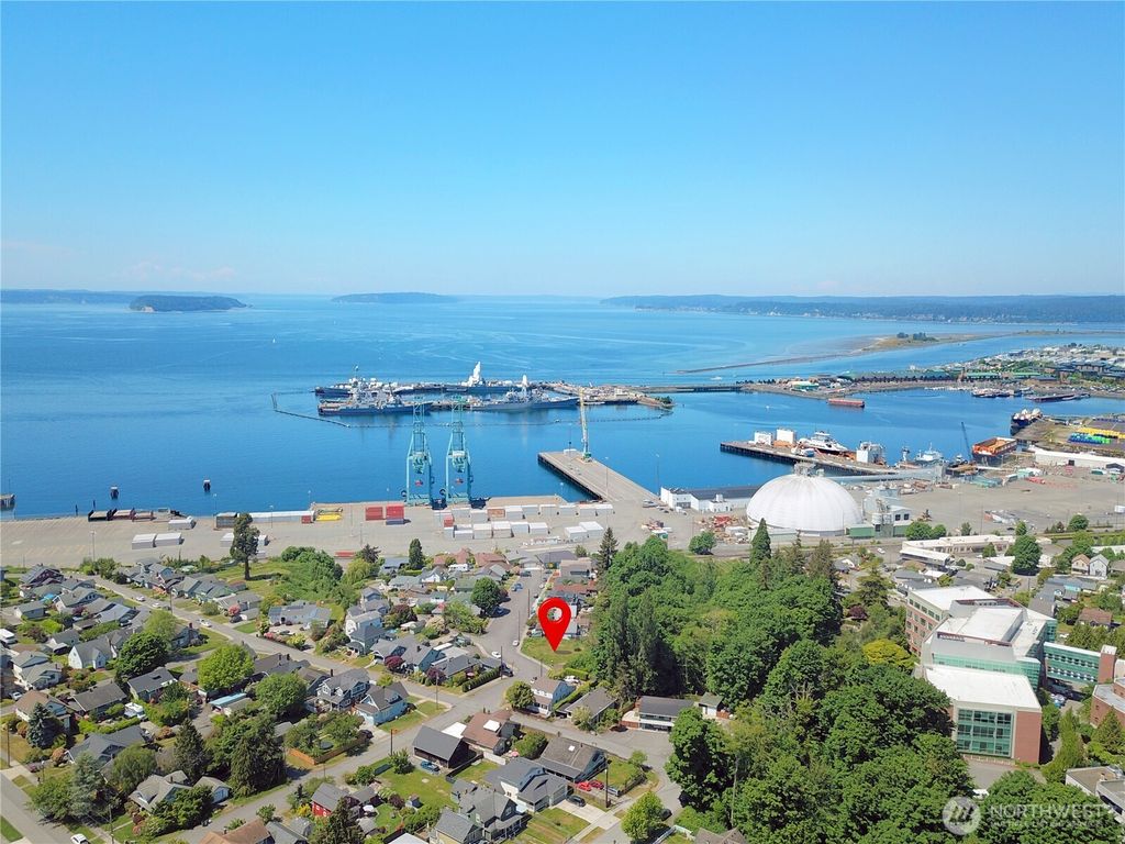 Photo of 3135 Tulalip Avenue, Everett, WA 98201 (MLS # 2359060)