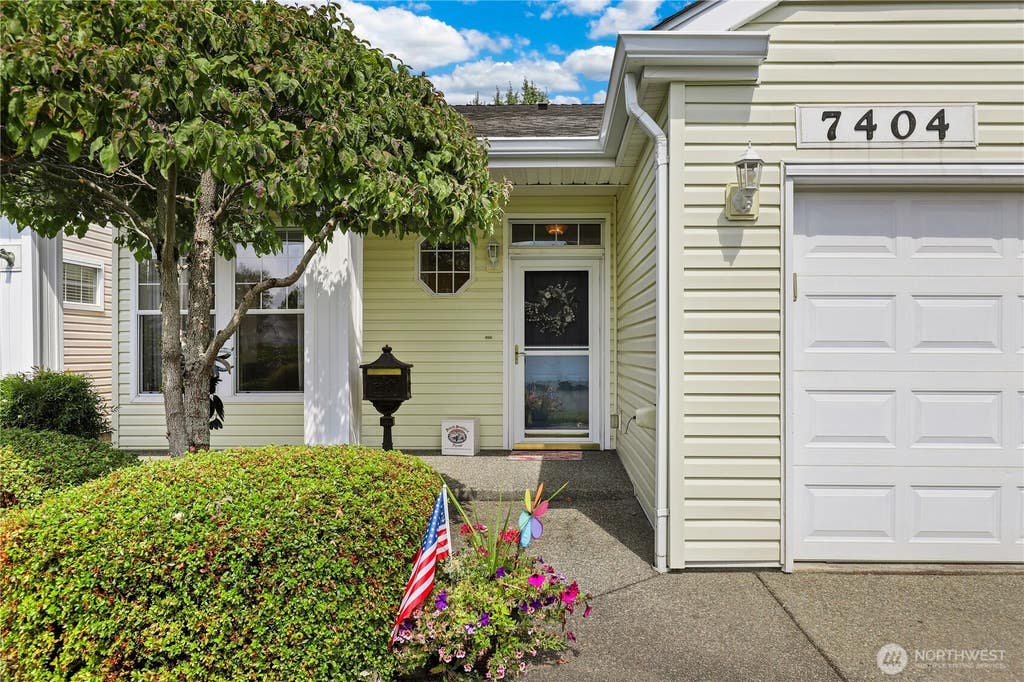Photo of 7404 143rd Avenue Ct E, Sumner, WA 98390 (MLS # 2556188)