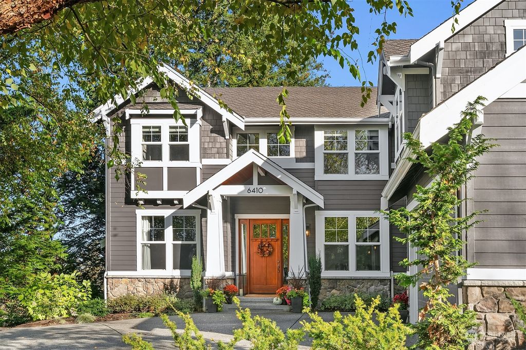Photo of 6410 Fairway Place SE, Snoqualmie, WA 98065 (MLS # 2309820)