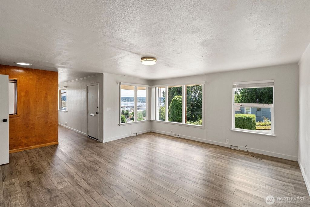 Photo of 3202 Farragut Street, Bremerton, WA 98312 (MLS # 2557565)