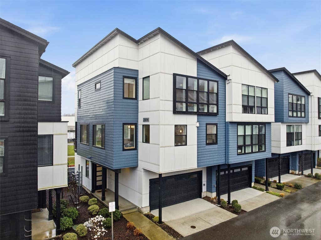 Photo of 21816 24th Avenue SE #A, Bothell, WA 98021 (MLS # 2561503)