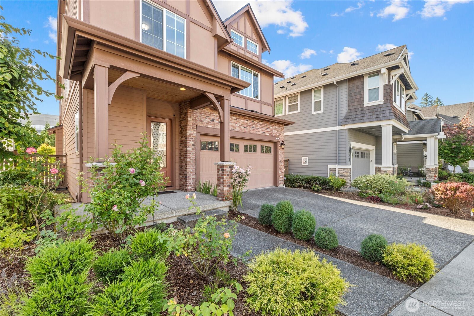 444 6th Lane NE