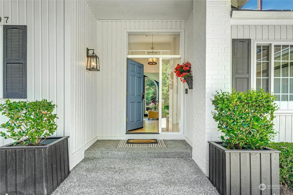 Photo of 16407 SE 46th Street, Bellevue, WA 98006 (MLS # 2263170)