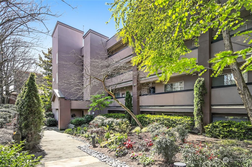 Photo of 2611 Eastlake Avenue E #102, Seattle, WA 98102 (MLS # 2182785)