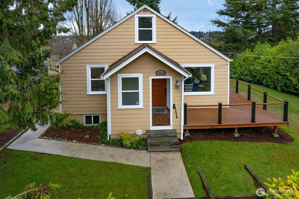 Photo of 10633 21st Avenue SW, Seattle, WA 98146 (MLS # 2484773)