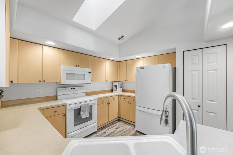 7322 Centerville Court 404