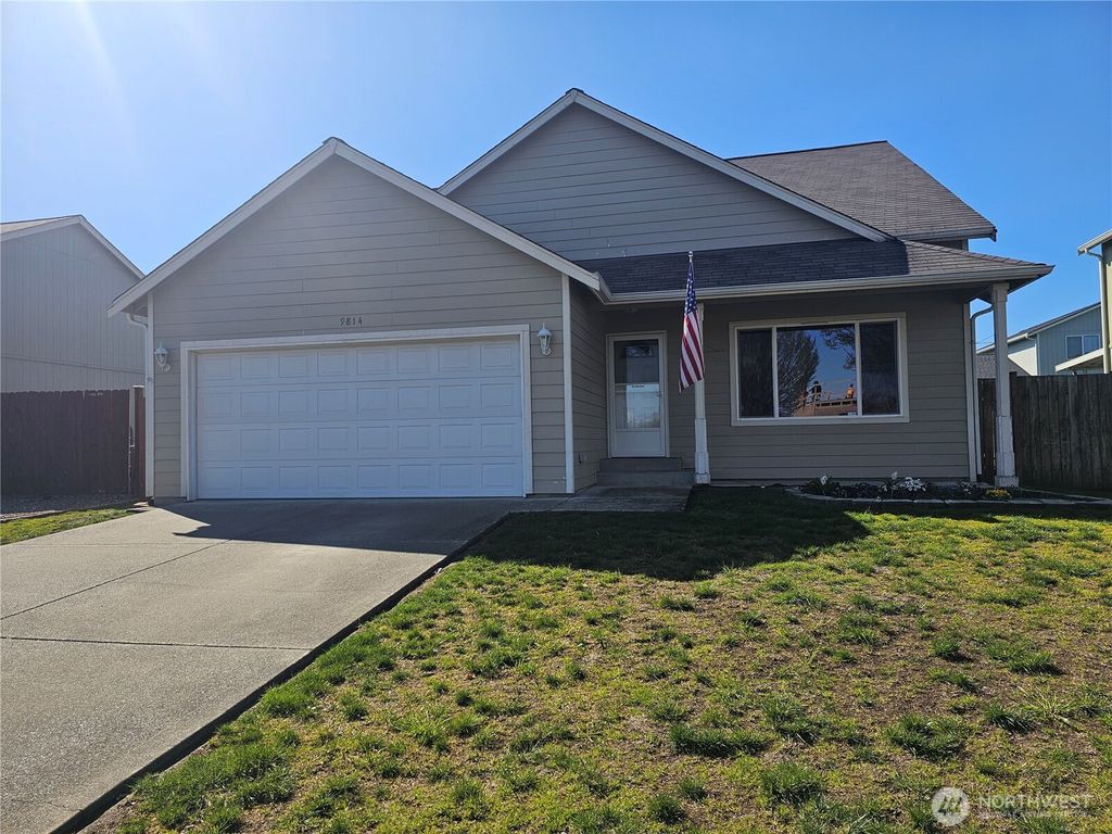 Photo of 9814 Greenleaf Loop SE, Yelm, WA 98597 (MLS # 2491400)