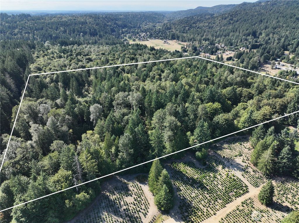 Photo of 1 XXX 223rd Ave Avenue SE, Issaquah, WA 98027 (MLS # 2427091)