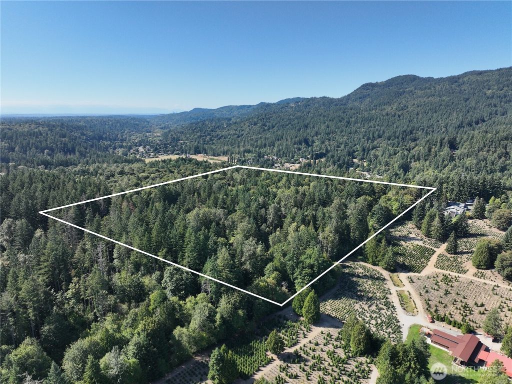 Photo of 1 XXX 223rd Ave Avenue SE, Issaquah, WA 98027 (MLS # 2427091)