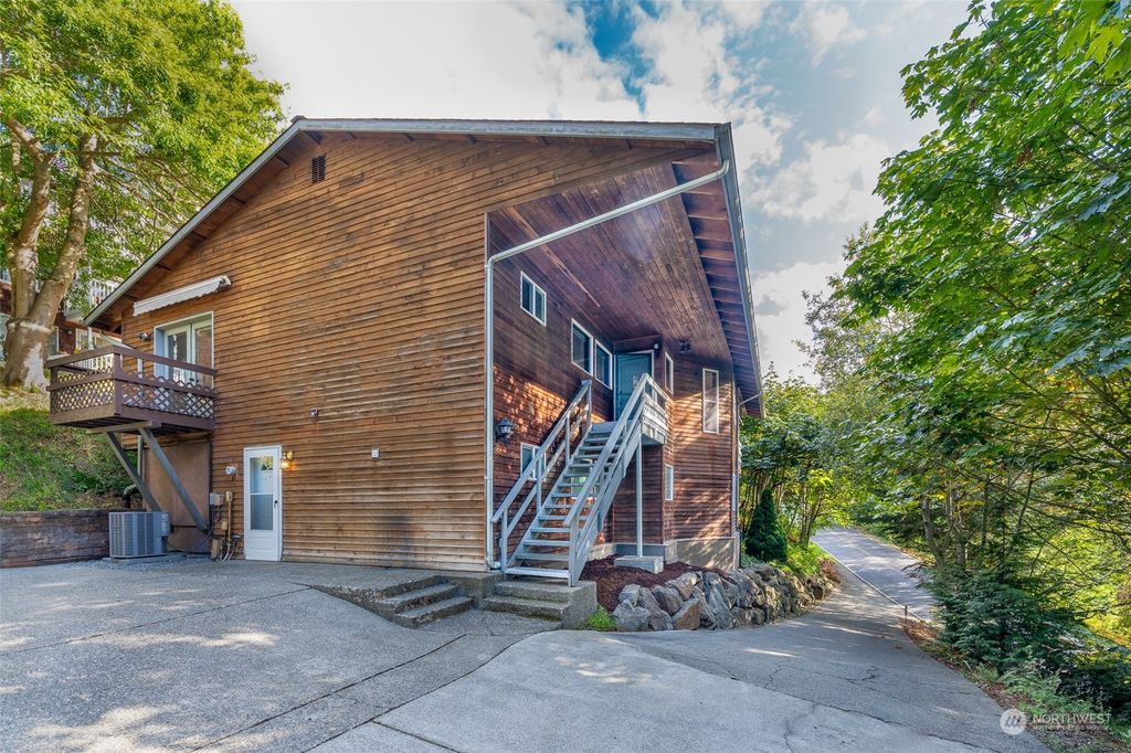 Photo of 28400 16th Avenue S, Federal Way, WA 98003 (MLS # 2291549)