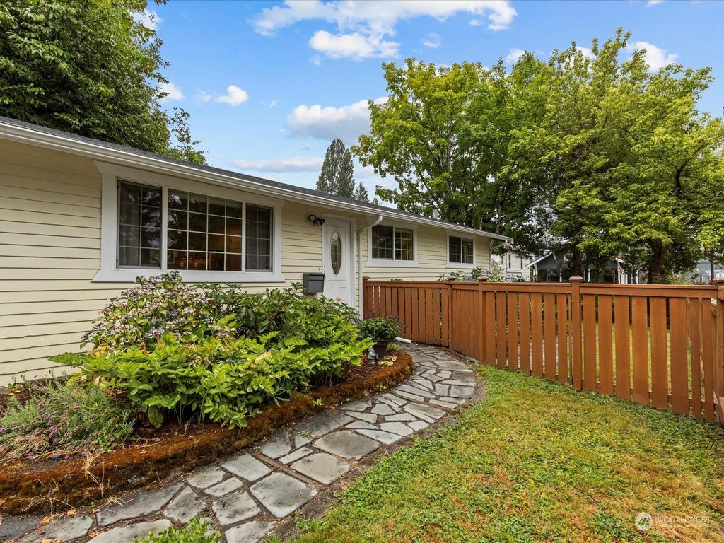 Photo of 2115 SW Andover Street, Seattle, WA 98106 (MLS # 2270808)