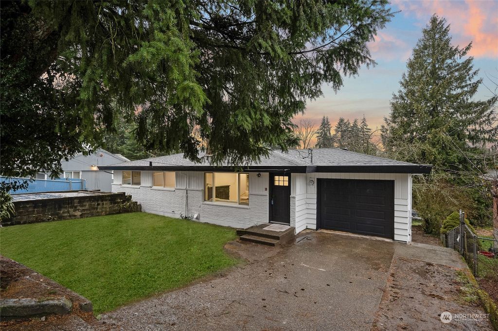 Photo of 11823 12th Avenue S, Burien, WA 98168 (MLS # 2192932)