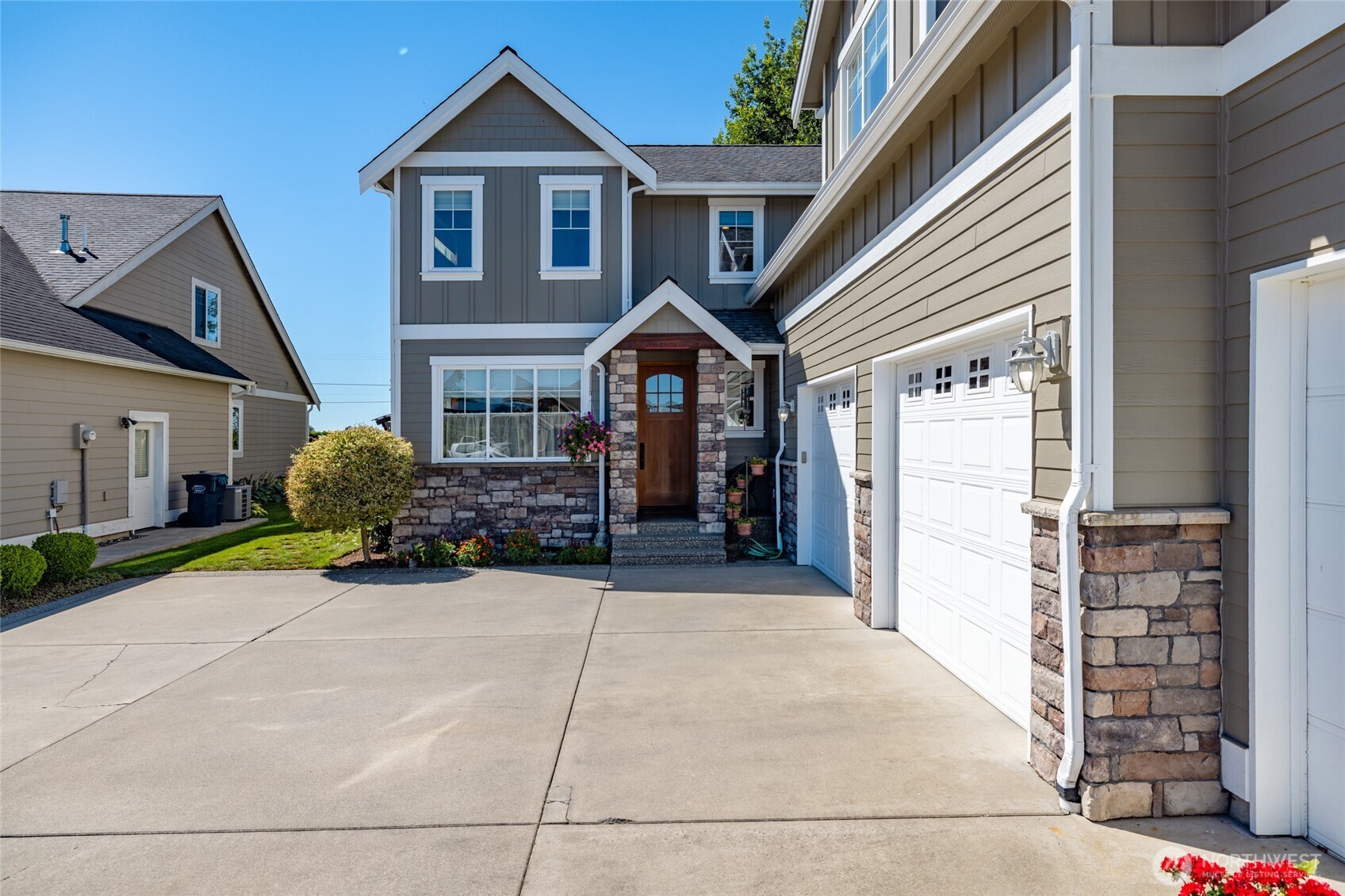 1739 Emerald Way