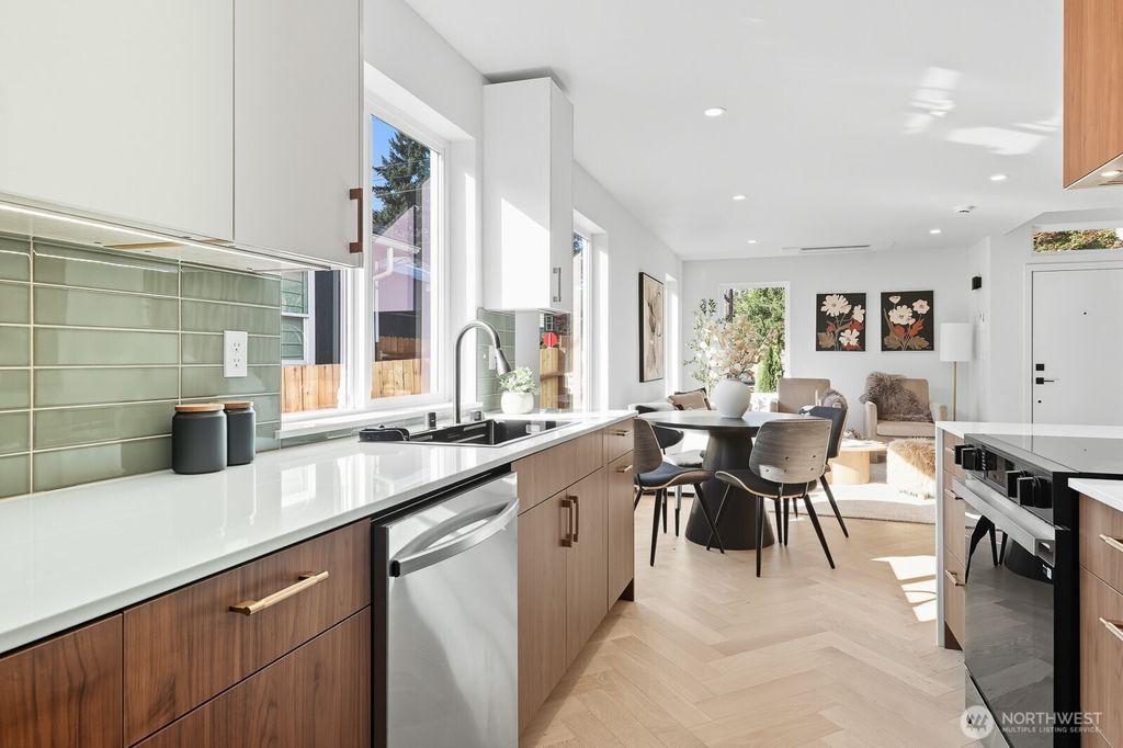 listing image 9366835287947969131