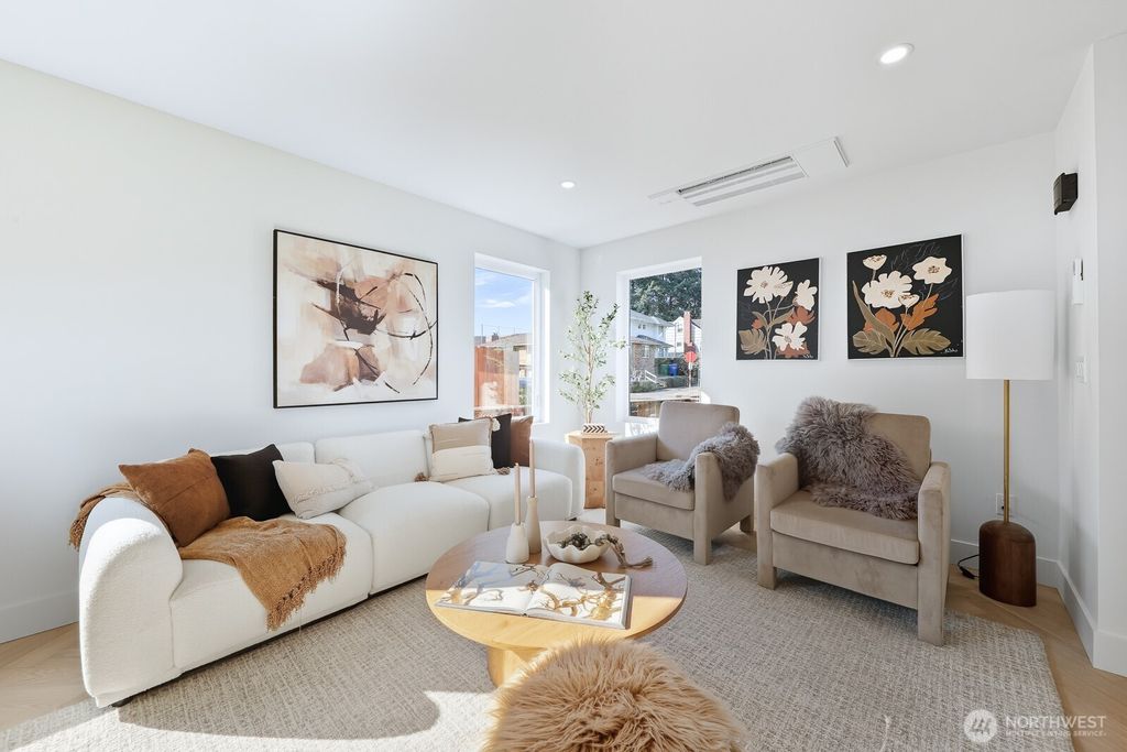 listing image 9363992122416811847