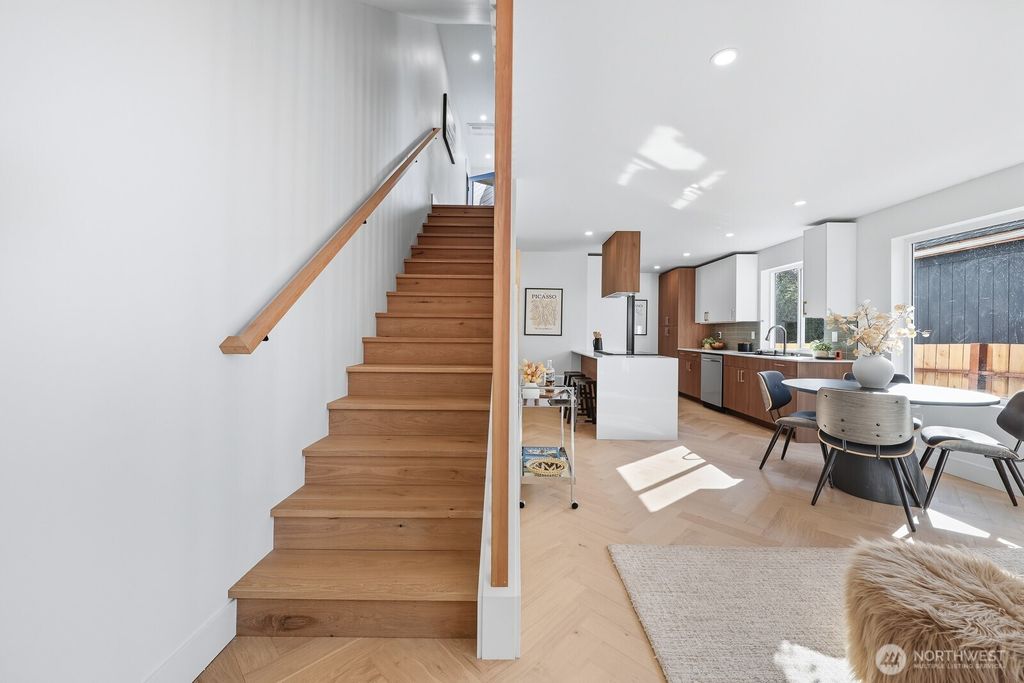 listing image 9366910355106236397