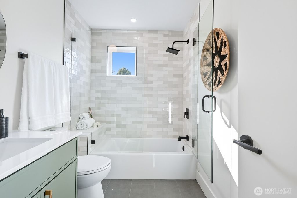 listing image 9363613913546055832