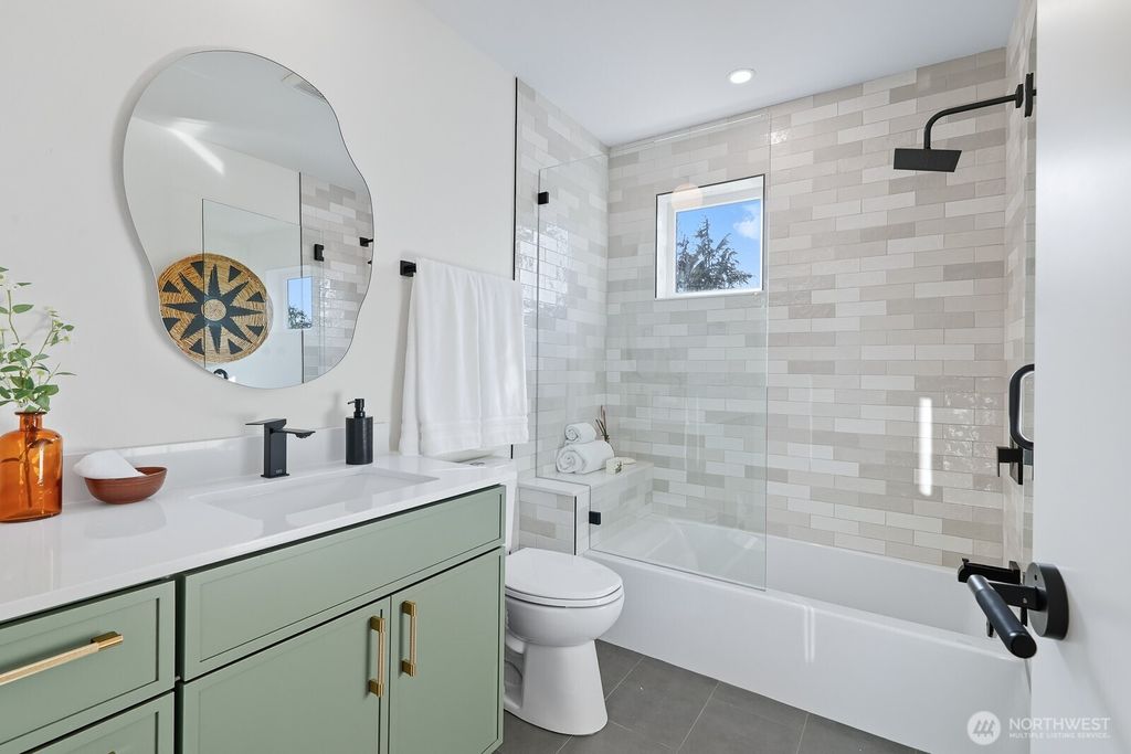 listing image 9369097587444955091