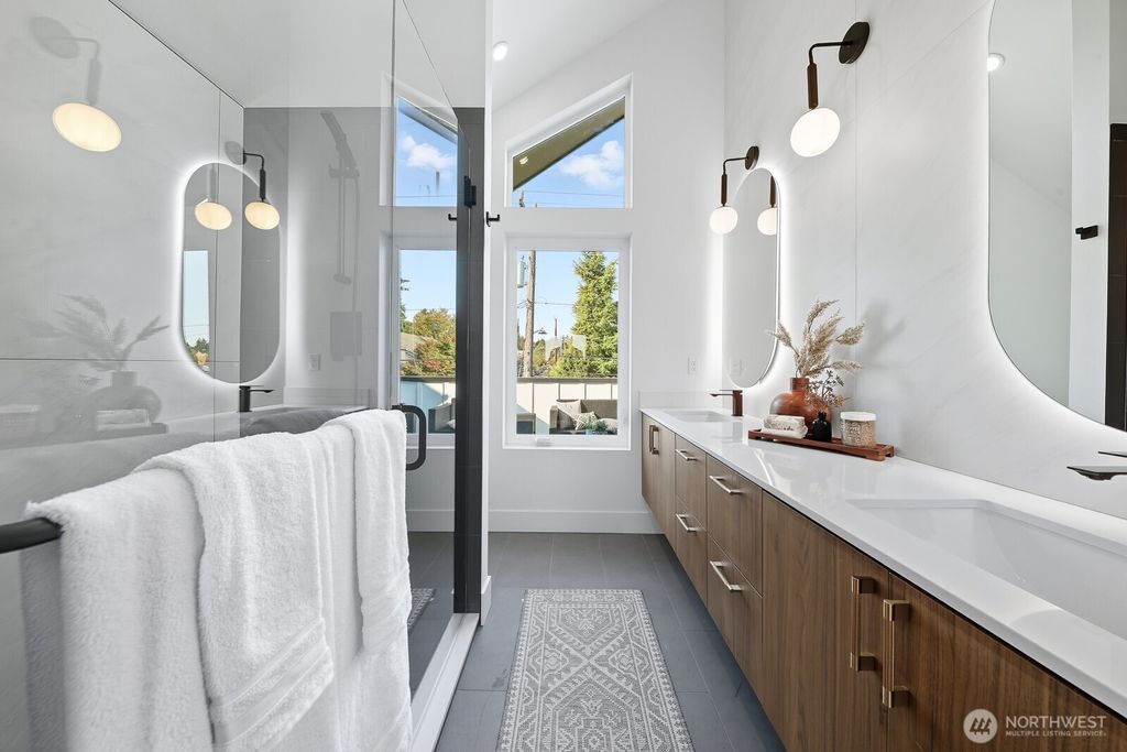 listing image 9360804275644866110