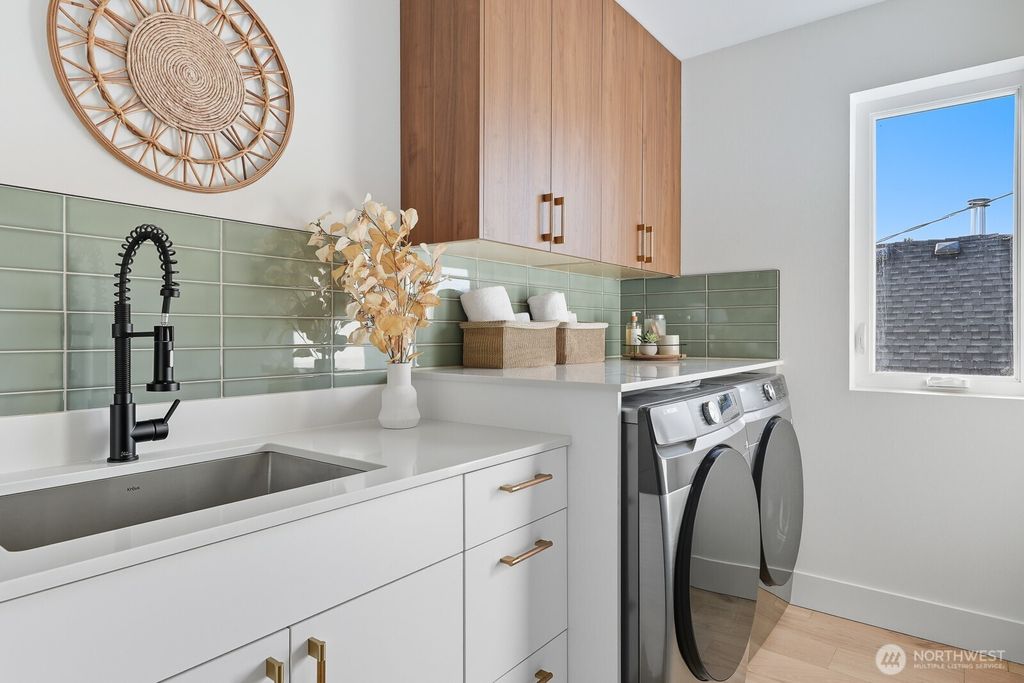 listing image 9369847430978493243