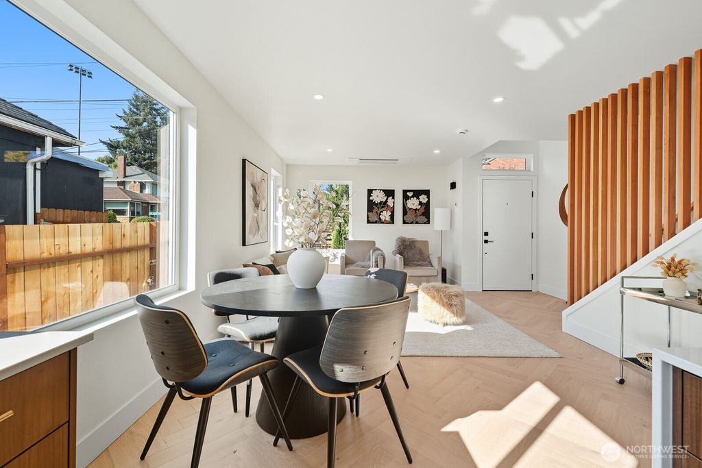 listing image 9364511133225630647