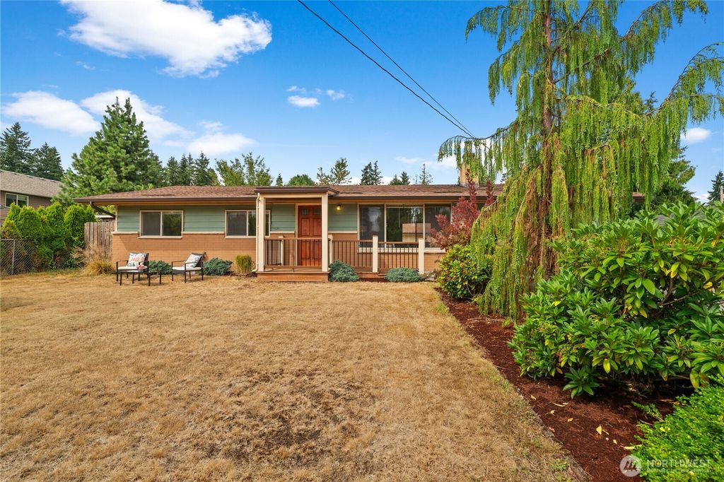 Photo of 1701 126th Street, Everett, WA 98208 (MLS # 2418171)