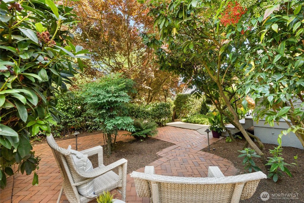 Photo of 1515 2nd Avenue W, Seattle, WA 98119 (MLS # 2405871)