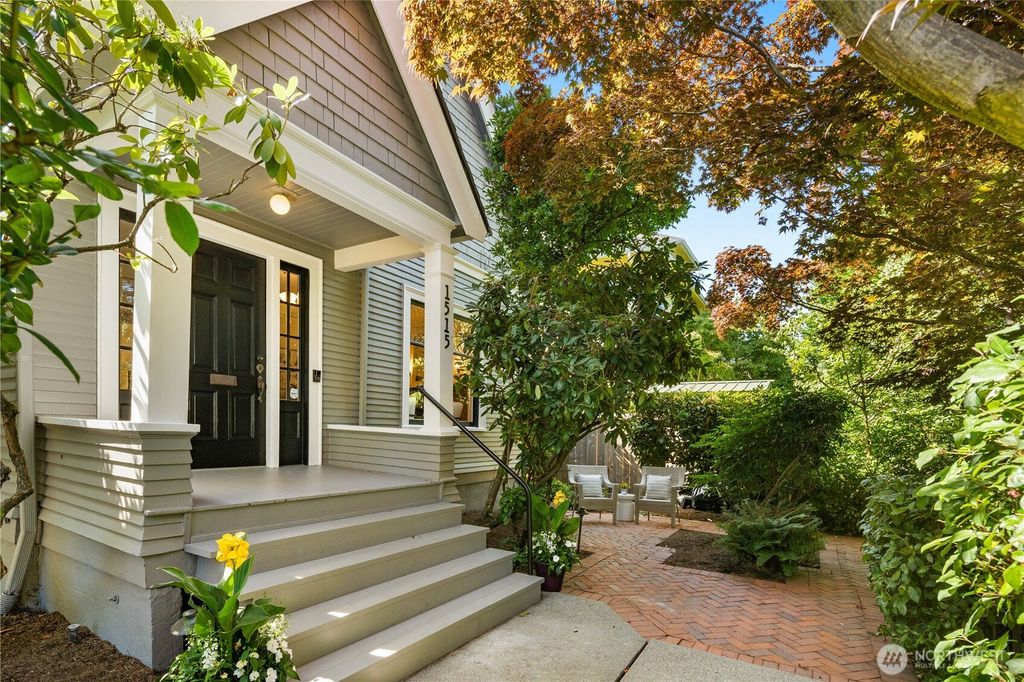 Photo of 1515 2nd Avenue W, Seattle, WA 98119 (MLS # 2405871)