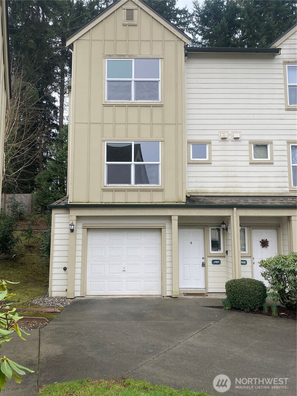 Photo of 1600 121st Street SE #J101, Everett, WA 98208 (MLS # 2476113)