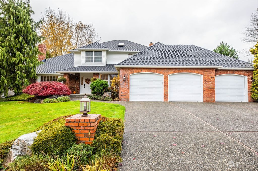 Photo of 14228 SE 77th Street, Newcastle, WA 98059 (MLS # 2305436)