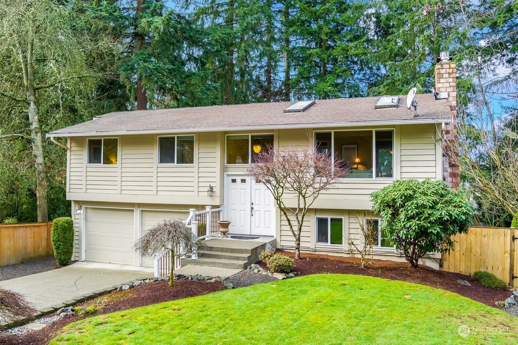 Photo of 9021 170th Avenue NE, Redmond, WA 98052 (MLS # 2201329)