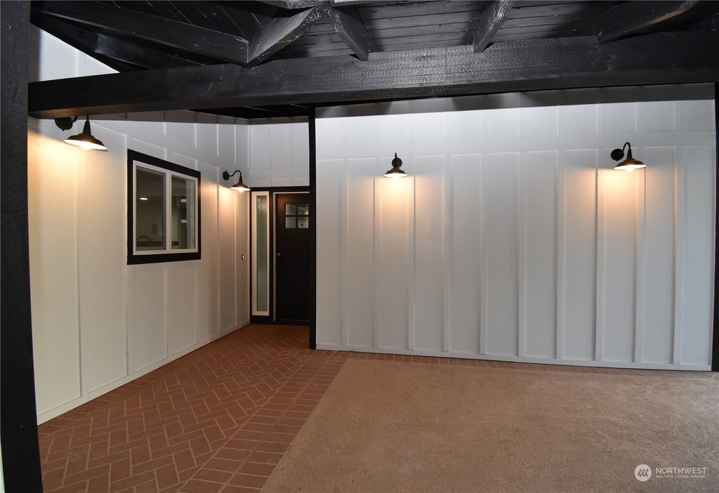 Photo of 301 Prospect Ave Ave, Granite Falls, WA 98252 (MLS # 2169645)