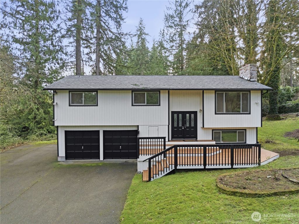Photo of 14332 Cascadian Way, Everett, WA 98208 (MLS # 2481373)
