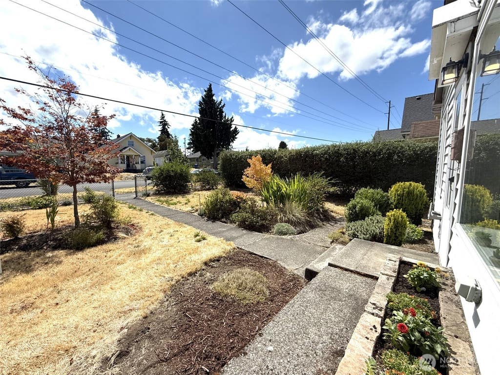 Photo of 915 E Harrison Street, Tacoma, WA 98404 (MLS # 2563476)
