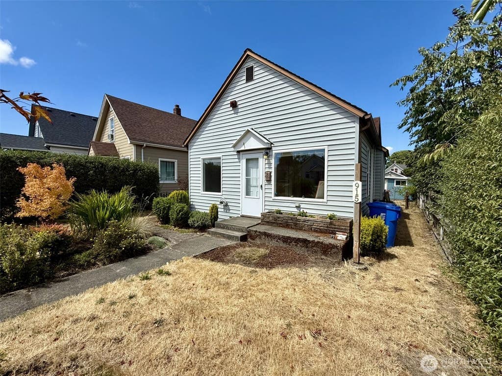 Photo of 915 E Harrison Street, Tacoma, WA 98404 (MLS # 2563476)