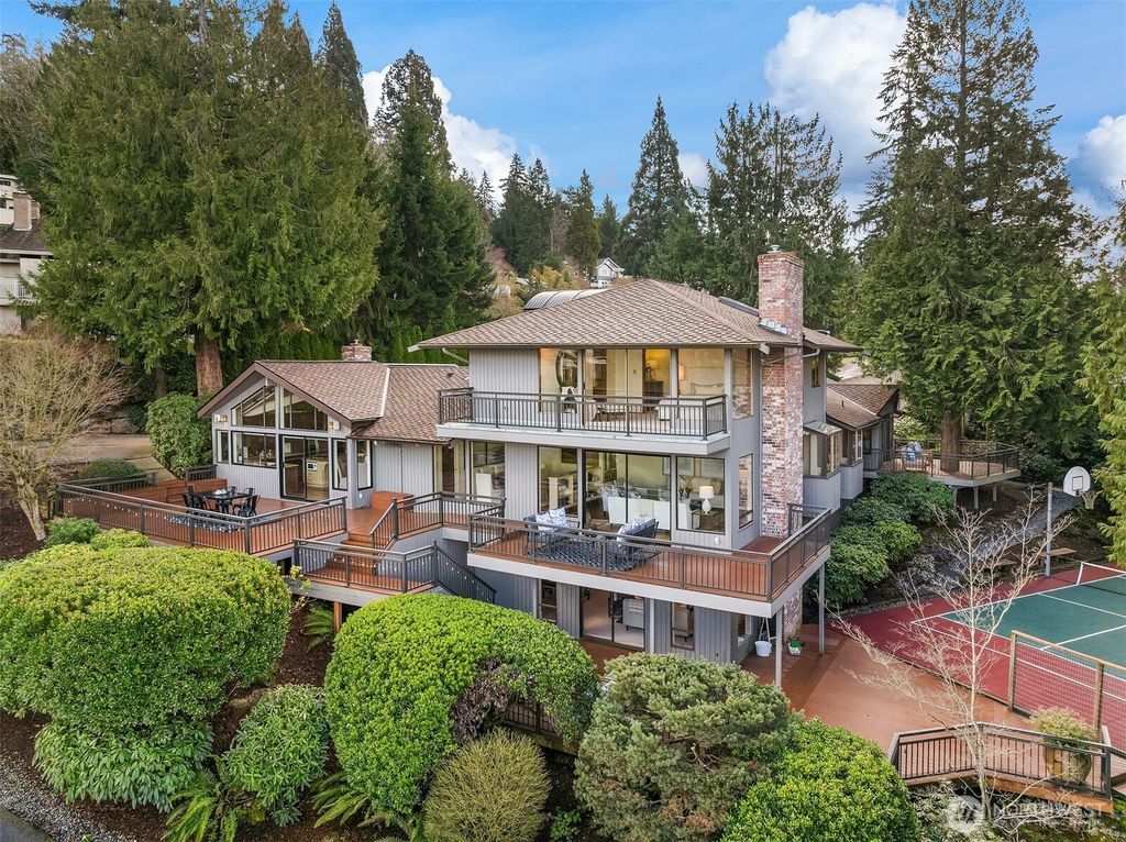 Photo of 5263 Forest Avenue SE, Mercer Island, WA 98040 (MLS # 2341689)