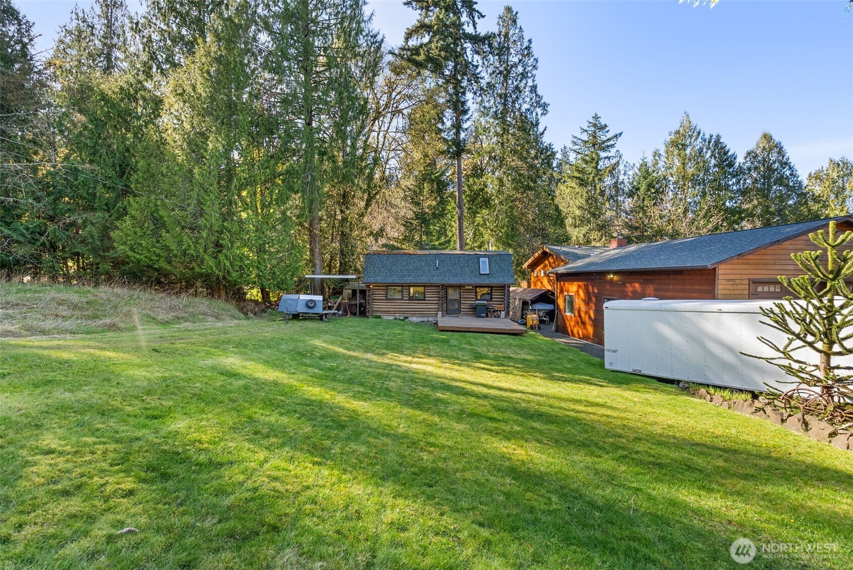 9905 Mariner Drive NW