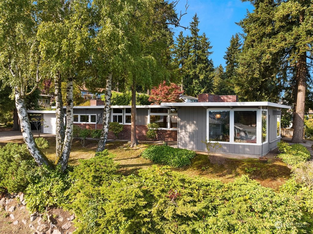 Photo of 15603 36th Avenue NE, Lake Forest Park, WA 98155 (MLS # 2206775)