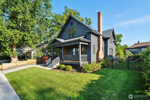 Photo of 531 Newell Street, Walla Walla, WA 99362 (MLS # 2414125)