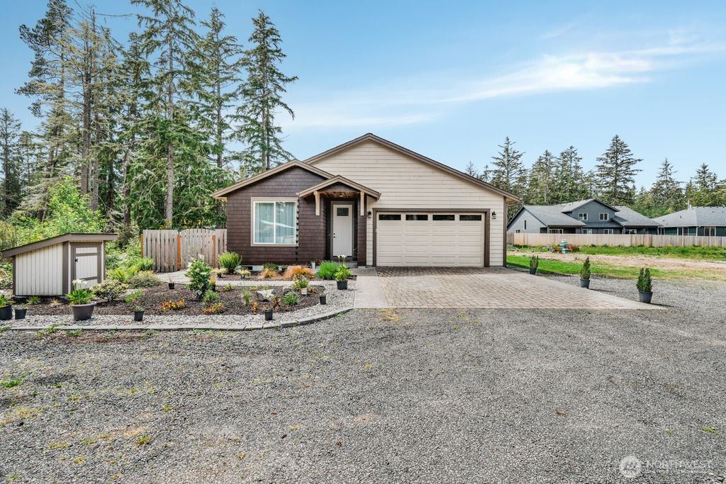 Photo of 27905 V Street, Ocean Park, WA 98640 (MLS # 2526482)