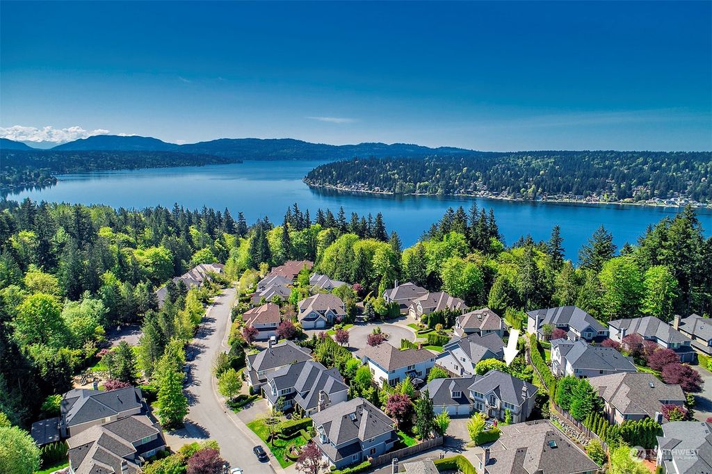 Photo of 4221 194th Place NE, Sammamish, WA 98074 (MLS # 2078340)