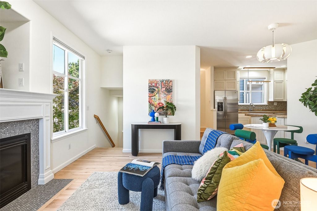Photo of 6551 5th Avenue NE #B, Seattle, WA 98115 (MLS # 2526734)