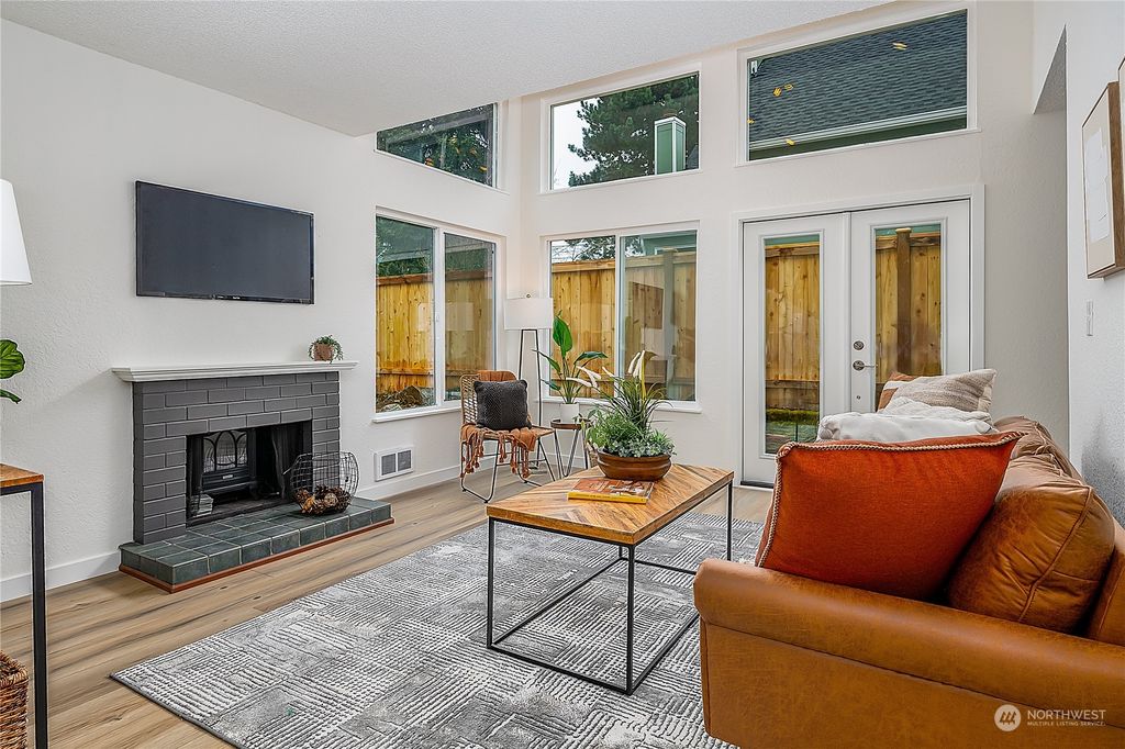 Photo of 8414 25th Avenue SW #B, Seattle, WA 98106 (MLS # 2204972)