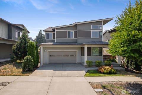 Photo of 10721 SE 187th Place, Renton, WA 98055 (MLS # 2566299)