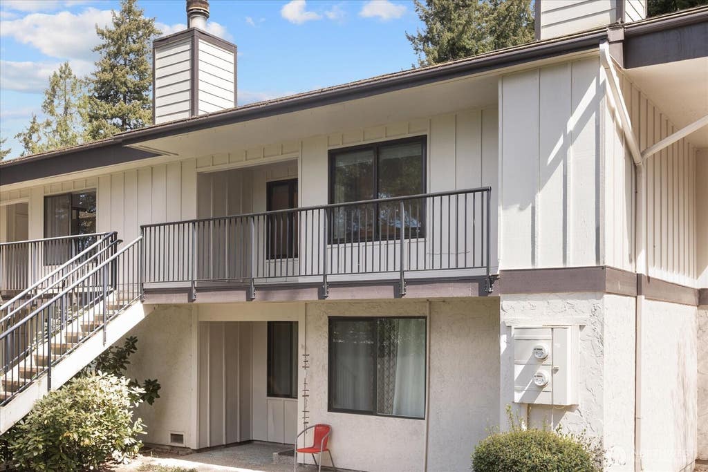 Photo of 11615 127th Lane NE #A1, Kirkland, WA 98034 (MLS # 2546934)