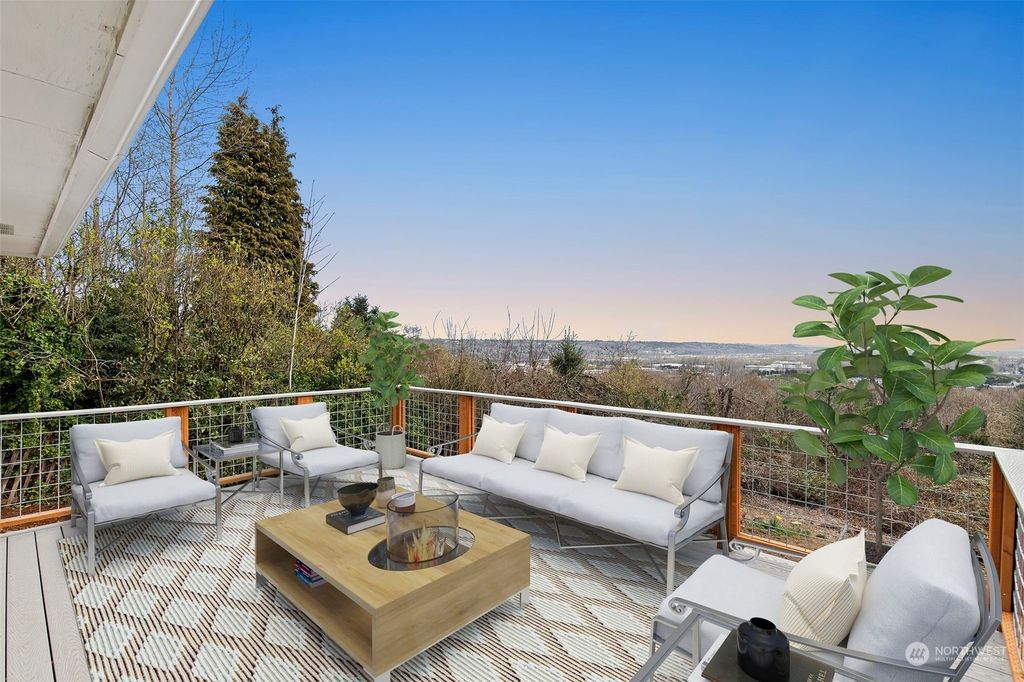 Photo of 7285 S 135th Street, Seattle, WA 98178 (MLS # 2052226)