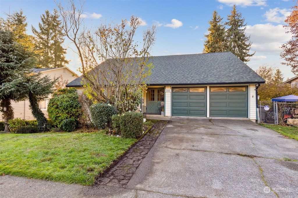 Photo of 13601 116th Avenue NE, Kirkland, WA 98034 (MLS # 2182751)